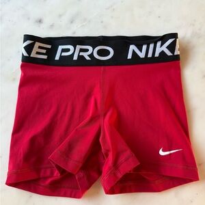 Nike Pros - Red